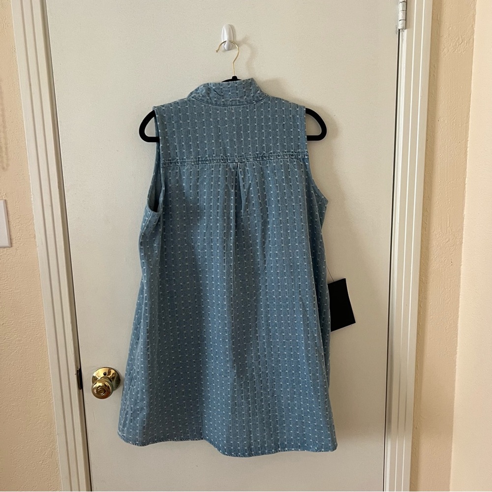 NWT Tuckernuck Light Wash Denim Dot Sleeveless Charlie Dress - Picture 6 of 7
